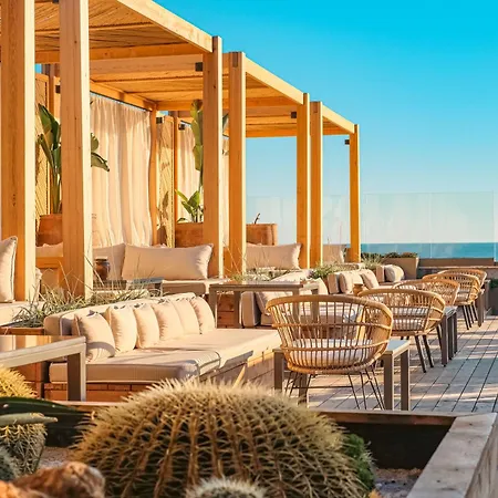 Day One & - Adult Only Hotell