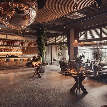 Hotel Day One & - Adult Only